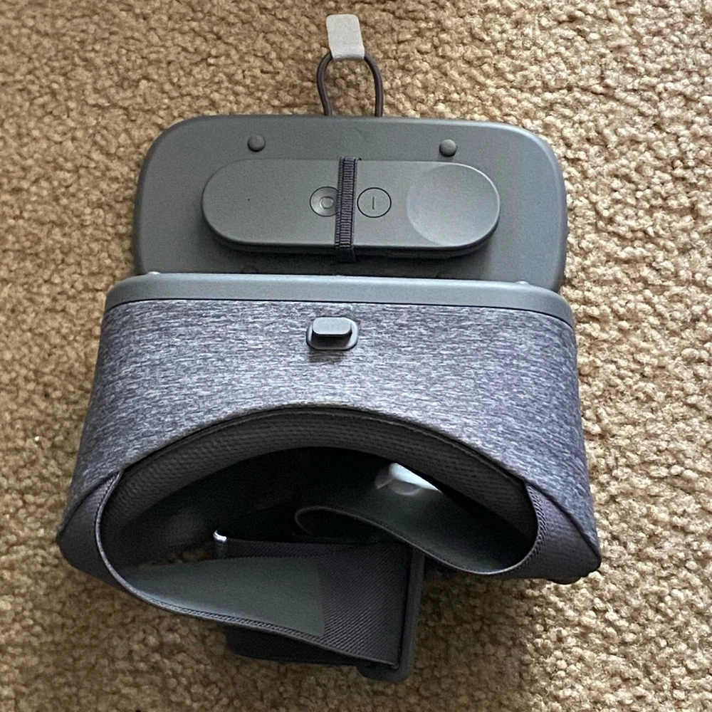 GOOGLE DayDream VR Headset